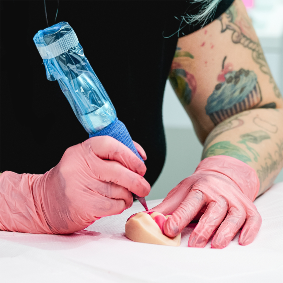 A Pound of Flesh - PMU Labios de Práctica y Pieza Corporal Para Piercing