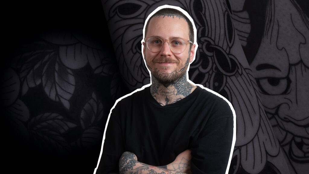 Cómo tatuar una peonía japonesa blackwork con Marktattooist